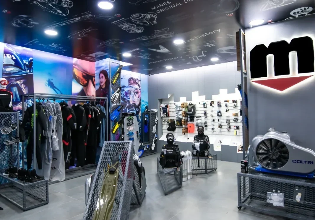 coral-garden-dive-shop-fins-section
