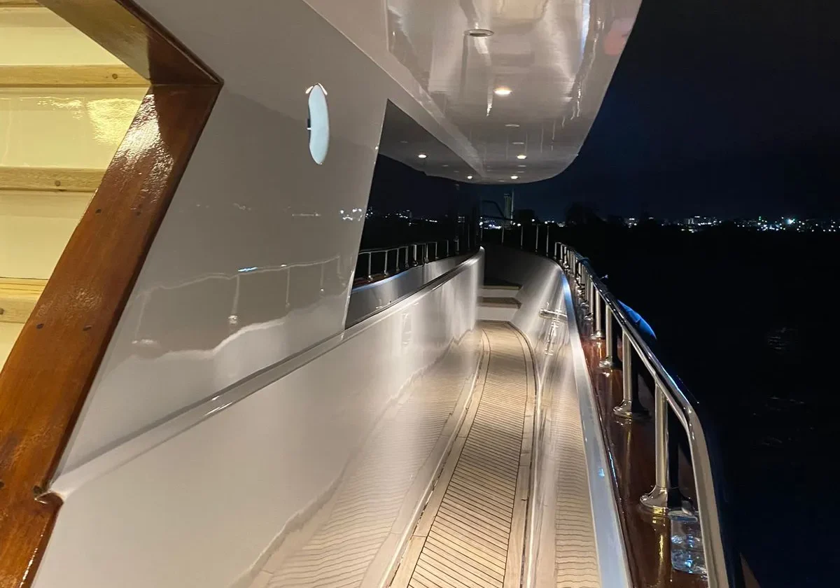 right-side destiny boat
